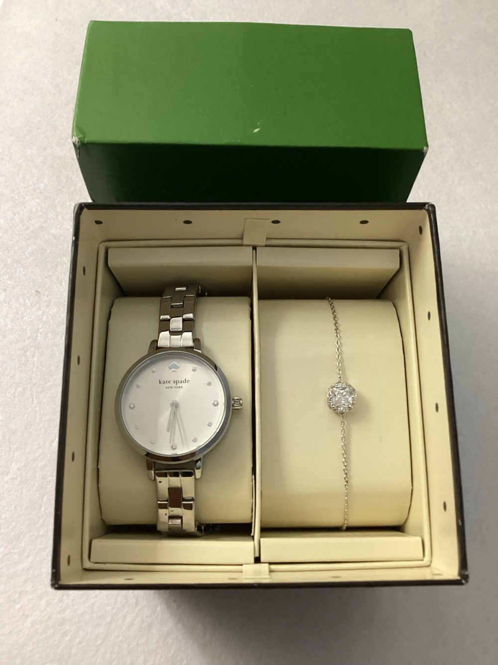 Kate Spade Metro Three-Hand Silver-Tone Alloy Watch and Bracelet Set, 30mm